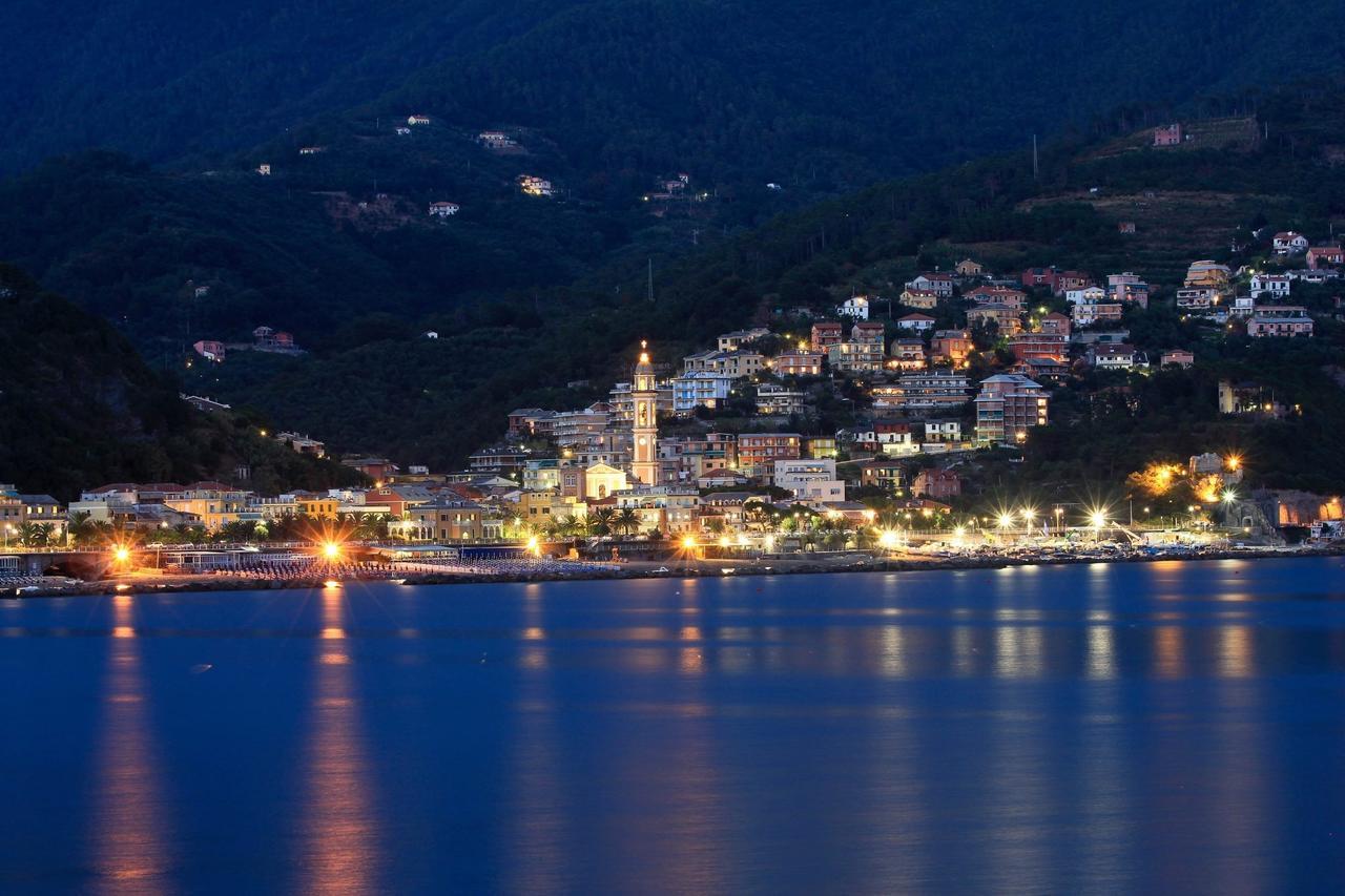Hotel La Vigna Moneglia Buitenkant foto